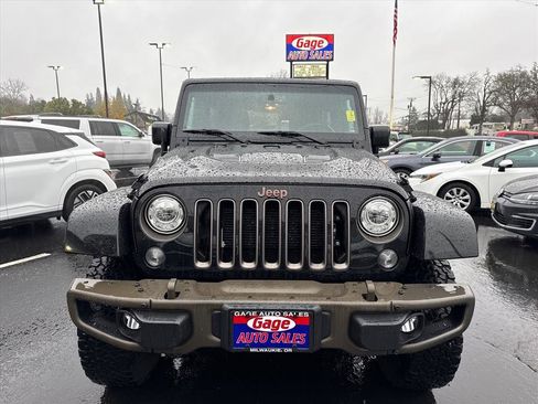 Used 2017 Jeep Wrangler Unlimited Sahara image 11