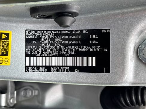 Used 2019 Toyota Highlander XLE AWD/4WD image 23