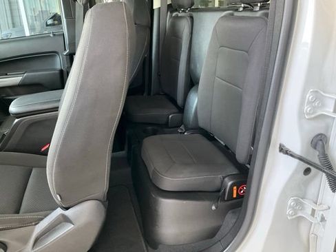 Used 2022 Chevrolet Colorado LT RWD image 16