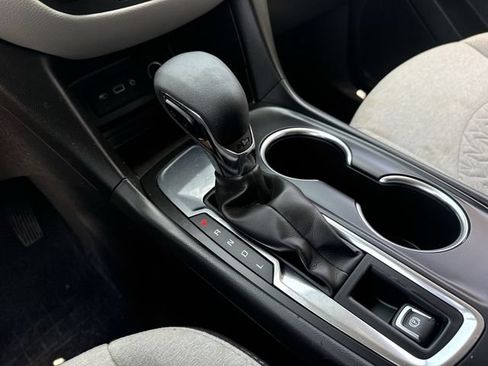 Used 2023 Chevrolet Equinox LS w/ LS Convenience Package FWD image 19