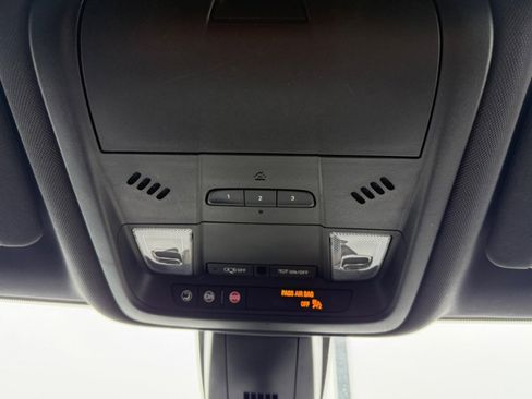 Used 2020 Chevrolet Blazer RS image 35