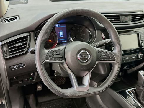 Used 2018 Nissan Rogue S AWD/4WD image 18
