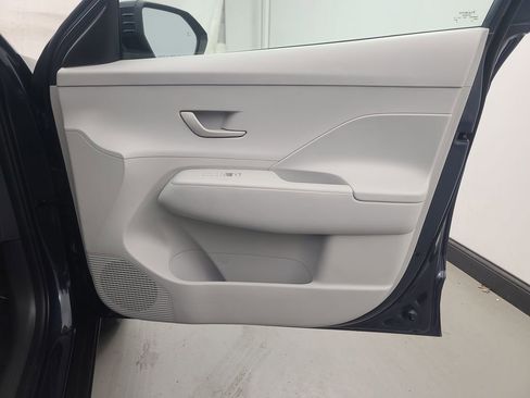 Used 2025 Hyundai Kona SEL image 12