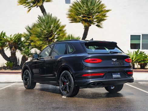 New 2025 Bentley Bentayga image 3