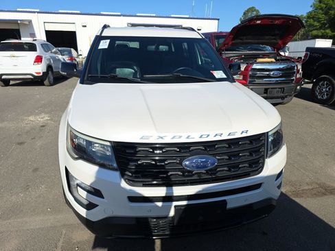 Used 2017 Ford Explorer Sport image 2
