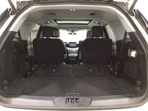 Used 2023 Ford Explorer XLT w/ Equipment Group 202A AWD/4WD image 28