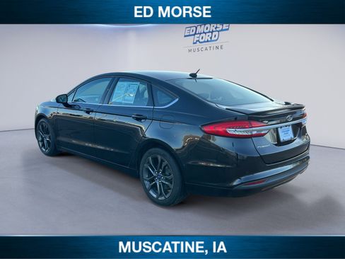 Used 2018 Ford Fusion SE w/ Equipment Group 201A image 3