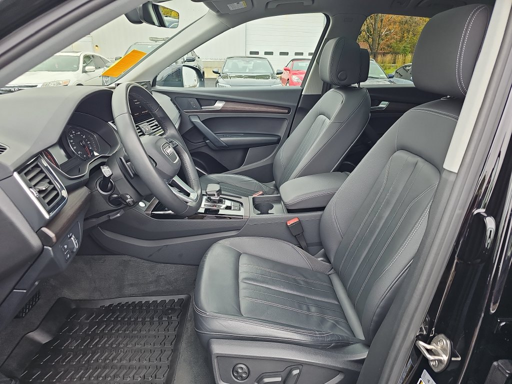 Used 2023 Audi Q5 2.0T Premium w/ Convenience Package AWD/4WD image 10