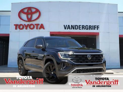 Used 2024 Volkswagen Atlas Cross Sport SE w/ Panoramic Sunroof Package FWD image 1