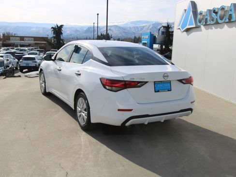 Used 2025 Nissan Sentra S image 6