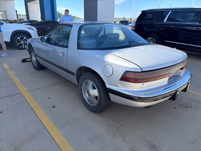 Used 1990 Buick Reatta Coupe FWD image 4