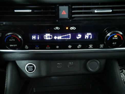 Used 2023 Nissan Rogue SL w/ SL Premium Package image 24