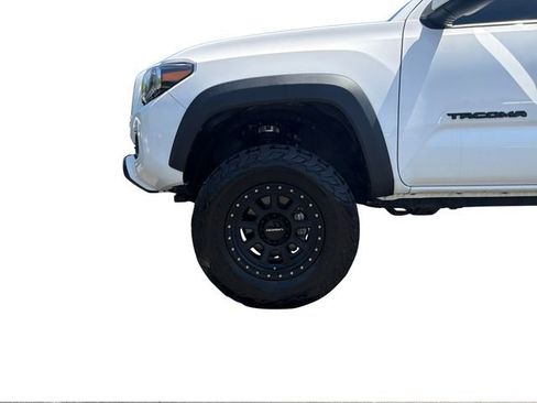 Used 2022 Toyota Tacoma TRD Off-Road image 28