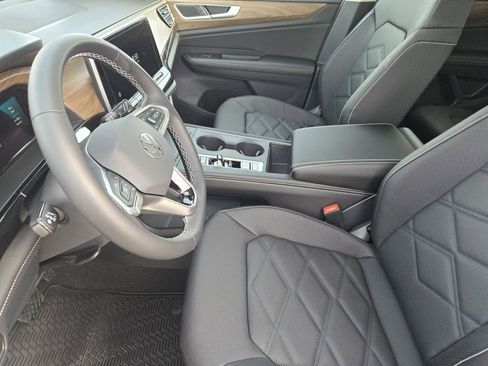 New 2026 Volkswagen Atlas SE FWD image 10