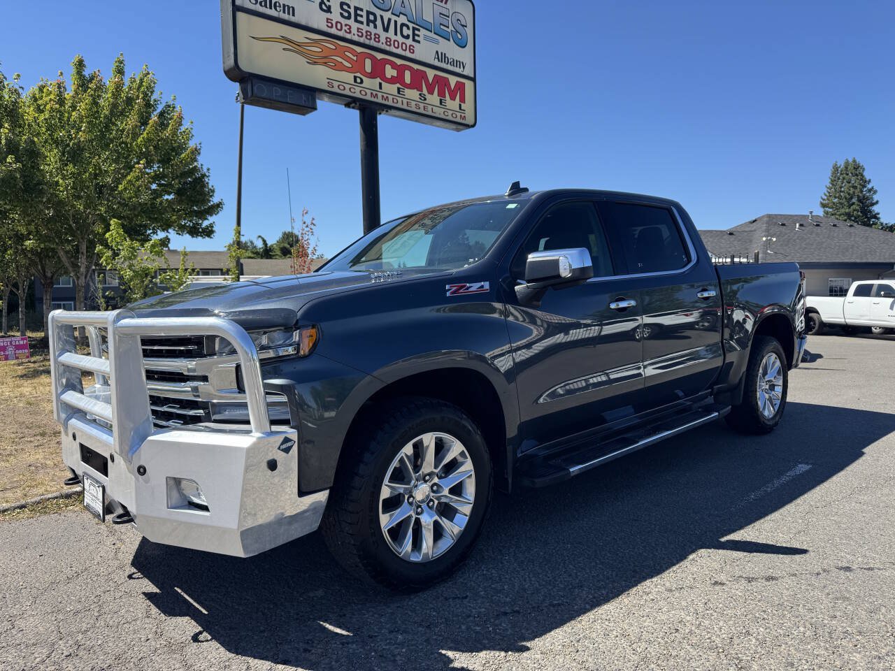 Used 2022 Chevrolet Silverado 1500 LTZ AWD/4WD image 1