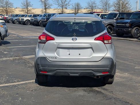 Used 2019 Nissan Kicks S image 6