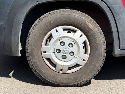Used 2021 RAM ProMaster 2500 w/ Premium Appearance Group FWD image 9