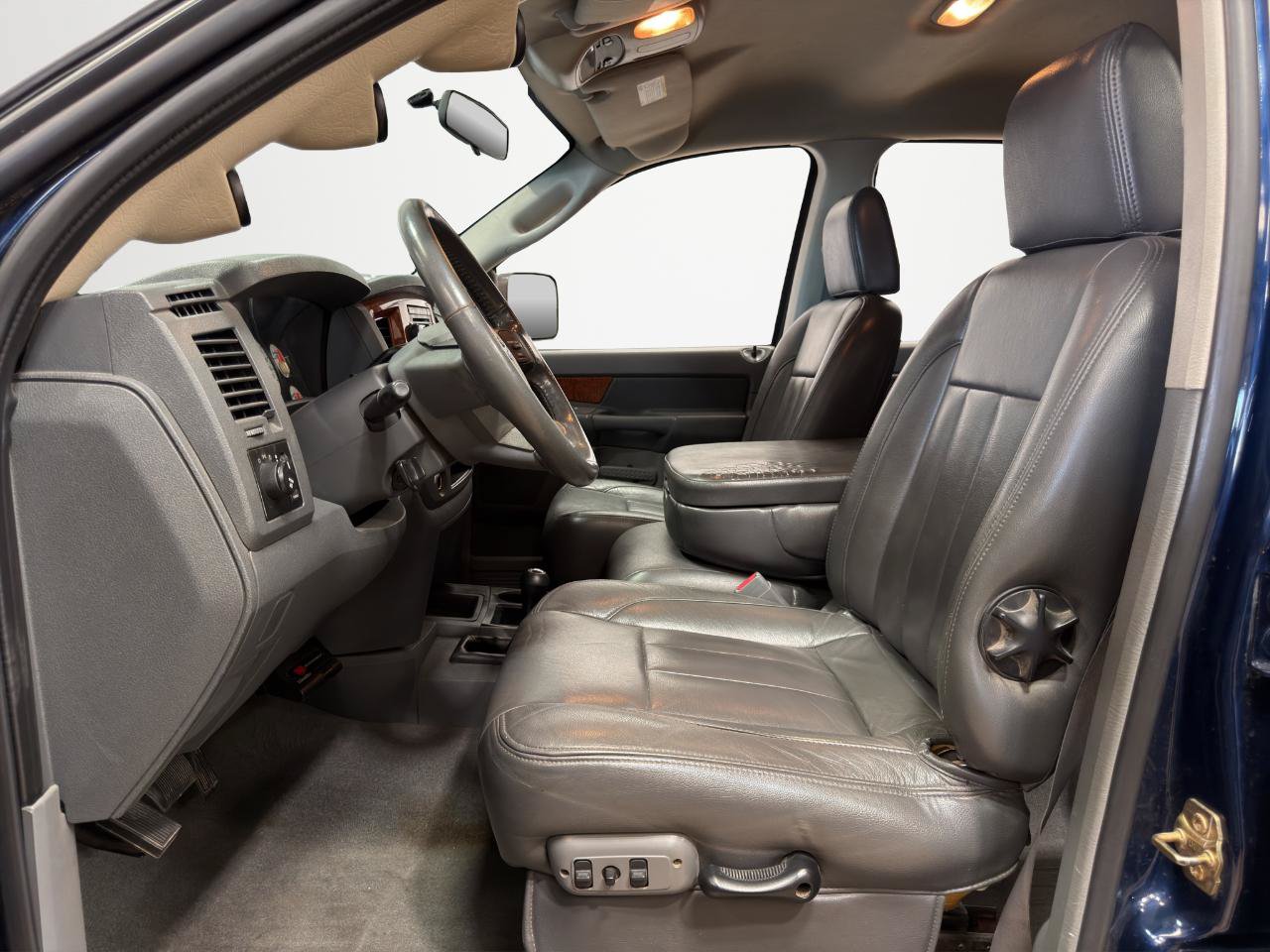 Used 2006 Dodge Ram 2500 Truck SLT AWD/4WD image 14
