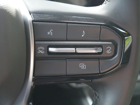 Certified 2024 Chevrolet Colorado LT w/ LT Convenience Package II AWD/4WD image 26
