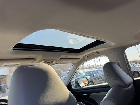 Used 2023 Toyota Highlander XLE image 11