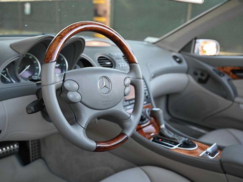 Used 2007 Mercedes-Benz SL 550 image 23