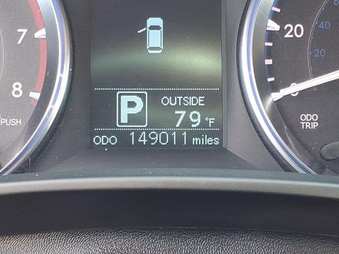 Used 2015 Toyota Highlander LE FWD image 16