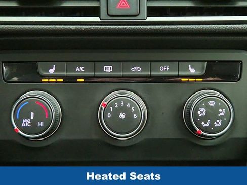 Used 2022 Volkswagen Taos SE AWD/4WD image 16