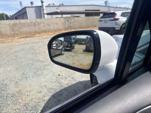 Used 2017 Ford Fusion Energi SE image 21