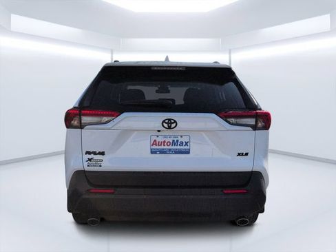 Used 2025 Toyota RAV4 XLE w/ Convenience Package FWD image 4