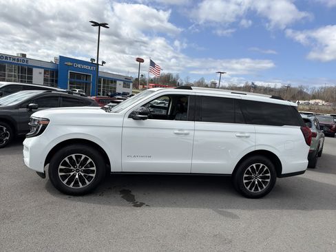 Used 2025 Ford Expedition Platinum AWD/4WD image 11