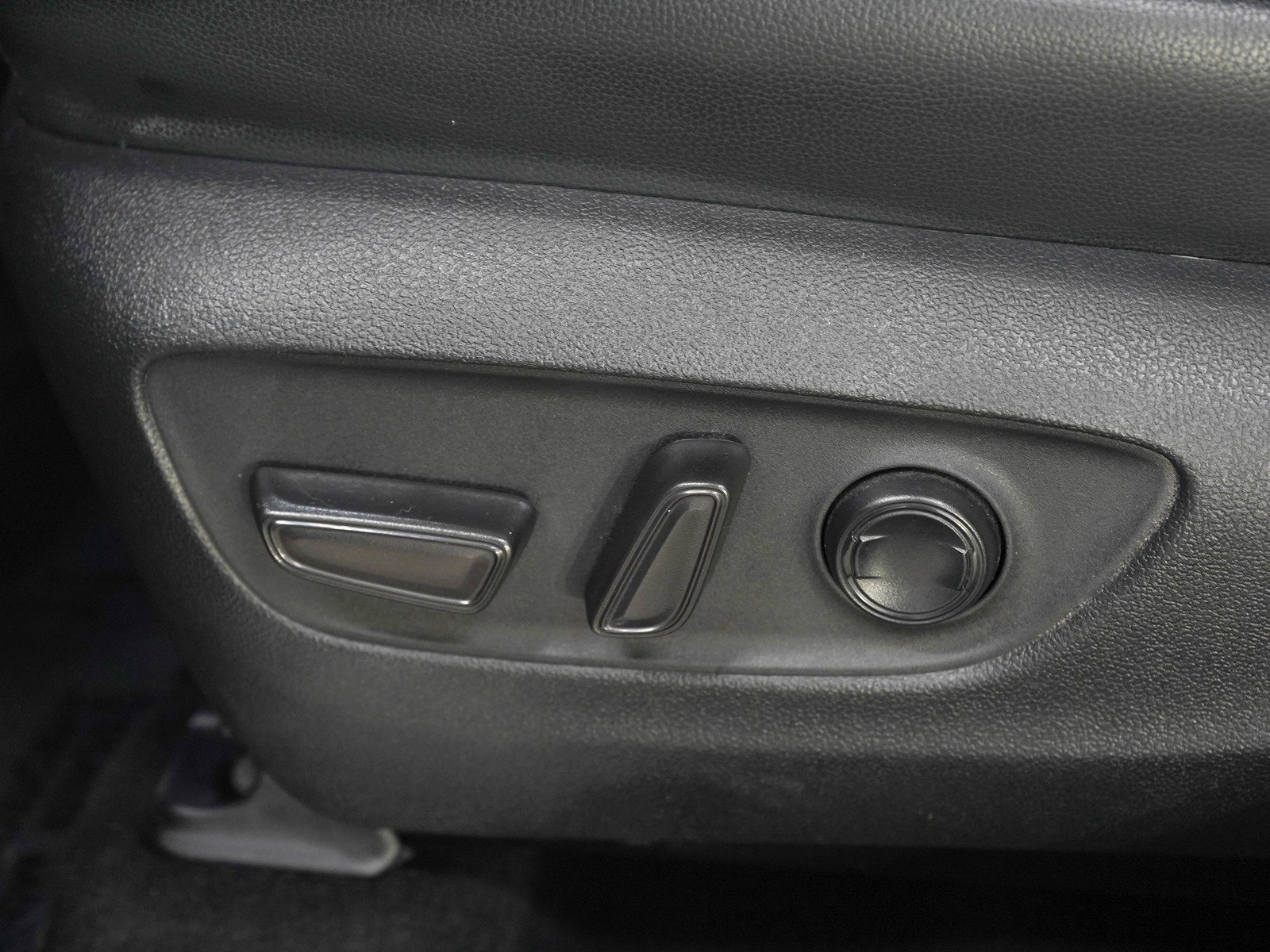 Used 2022 Toyota Highlander Limited AWD/4WD image 25