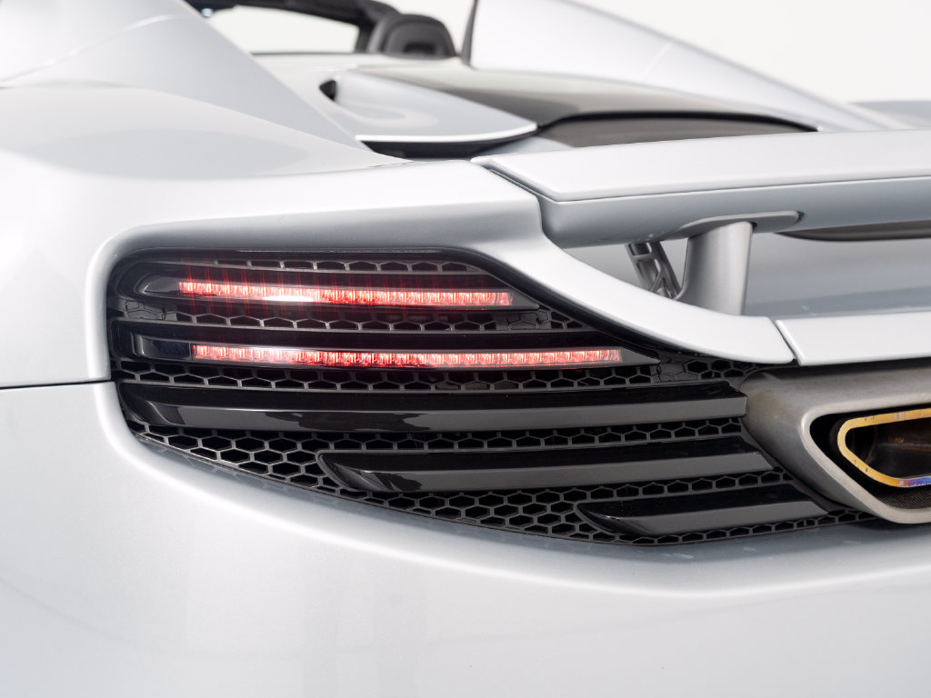 Used 2013 McLaren MP4-12C Spider RWD image 45