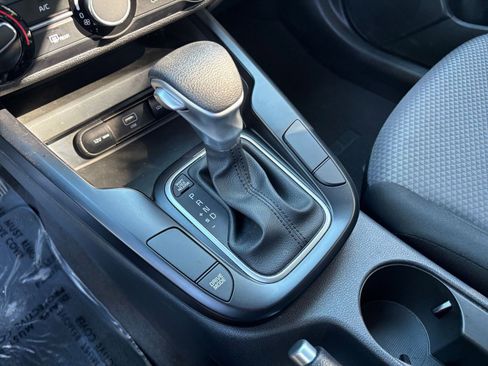 Used 2025 Kia Soul LX w/ LX Technology Package image 36