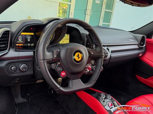 Used 2014 Ferrari 458 Italia Coupe RWD image 12