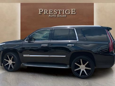 Used 2016 Cadillac Escalade Luxury AWD/4WD image 36