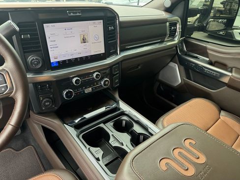 Used 2025 Ford F250 King Ranch w/ Chrome Package image 36