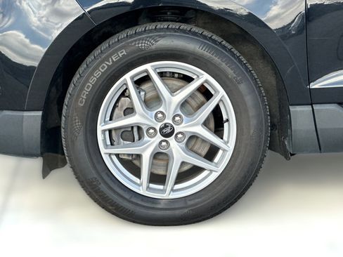 Used 2023 Ford Edge SEL image 11