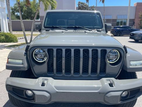 Used 2022 Jeep Gladiator Overland AWD/4WD image 7