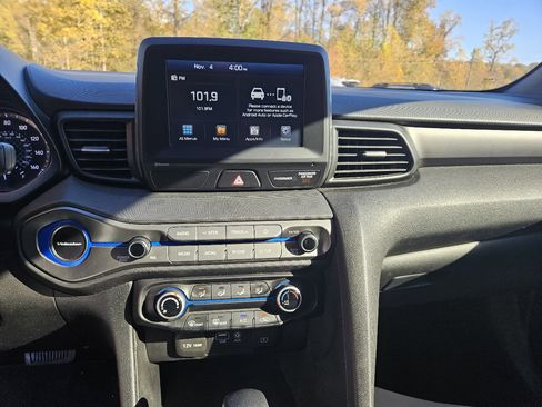 Used 2019 Hyundai Veloster 2.0 image 12