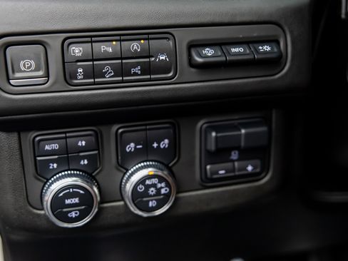 Used 2023 GMC Yukon XL Denali Ultimate image 51