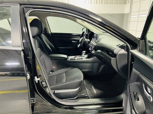 Used 2024 Nissan Sentra SV w/ All-Weather Package image 32