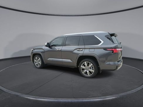 Used 2025 Toyota Sequoia Capstone image 6