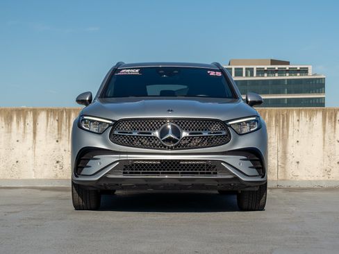 Certified 2025 Mercedes-Benz GLC 350e 4MATIC image 2