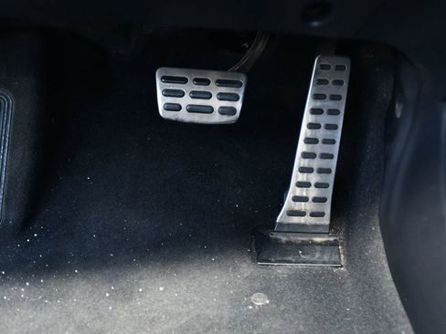 Used 2016 Hyundai Veloster Turbo FWD image 16