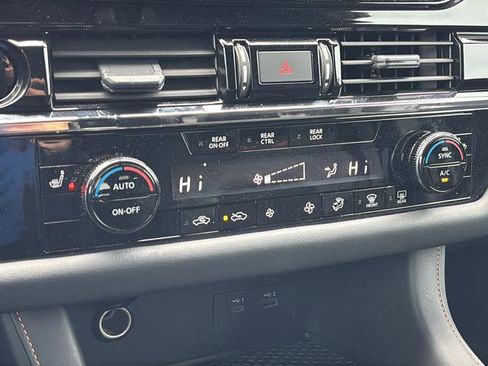 Used 2025 Nissan Pathfinder Rock Creek image 32