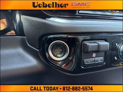 Used 2025 GMC Sierra 1500 SLT image 23
