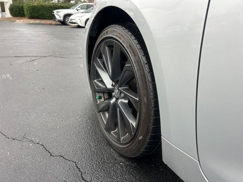 Used 2024 Toyota Corolla SE image 9