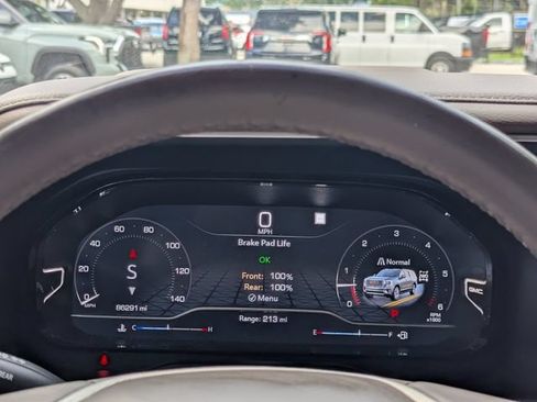 Used 2022 GMC Yukon XL Denali AWD/4WD image 17