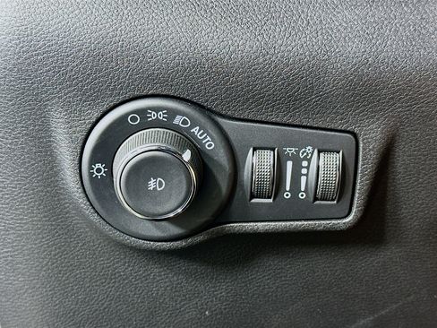 Used 2022 Jeep Compass High Altitude AWD/4WD image 17