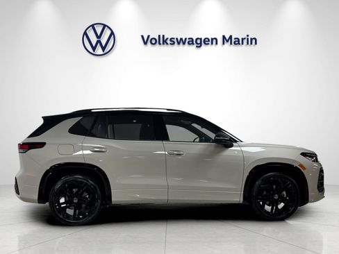 New 2026 Volkswagen Tiguan SE R-Line FWD image 6